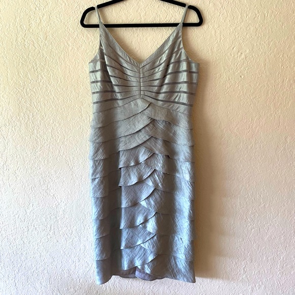 Adrianna Papell Occasions Tiered Ruffle Dress Size 12 Silver Party Event Coctail - Picture 1 of 10